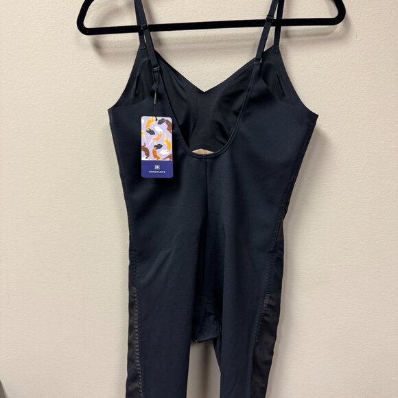 HoneyLove Low Back Bodysuits NEW size L in Sand and Runway Black 2 pack - Picture 8 of 16